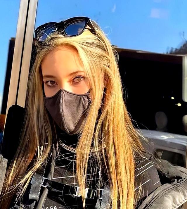 奥运年竞争太惨烈 谷爱凌：每天齐有直升机接走受伤的东说念主 死活转眼的毅力复出