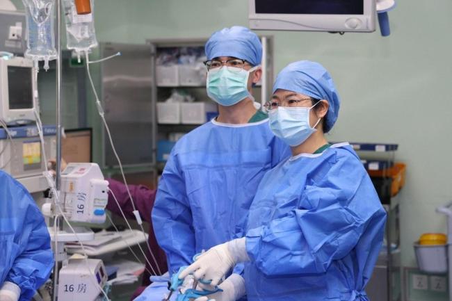 56岁女子绝经后吃不老神药3年 诱发巨大子宫肌瘤