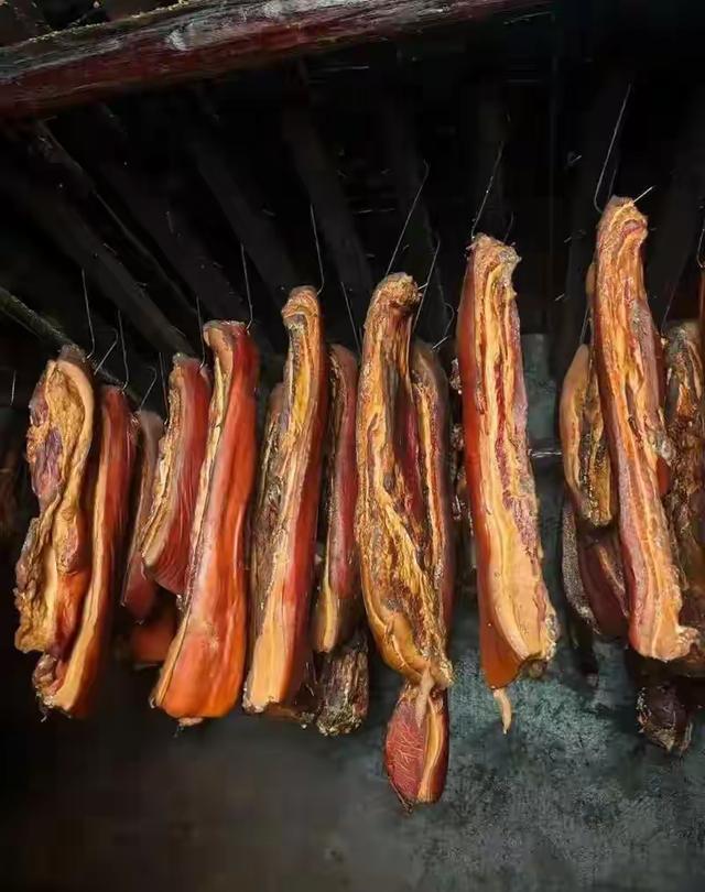 被民众 “品评” 的腊肉,贵州东谈主年年吃,朔方东谈主为何不爱? 南北饮食文化大对决