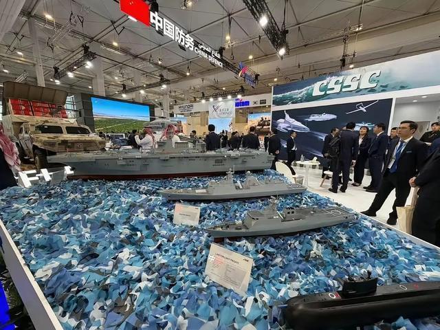 沙特防务展中国亮出了好东西 075E两栖攻击舰引发关注