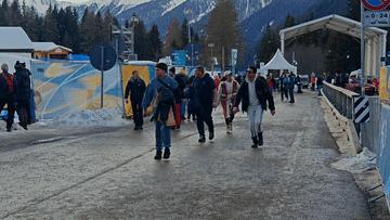 米兰冬奥运送两万人上山有多难 唯一进山道路“失守”