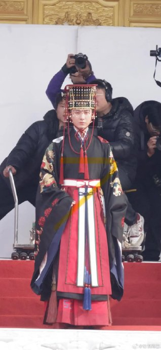 成毅两京十五日杀青 欢乐杀青引热议