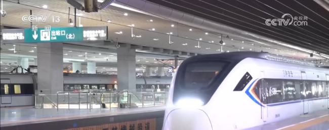 多地加開“夕發朝至”高鐵緩解運輸壓力