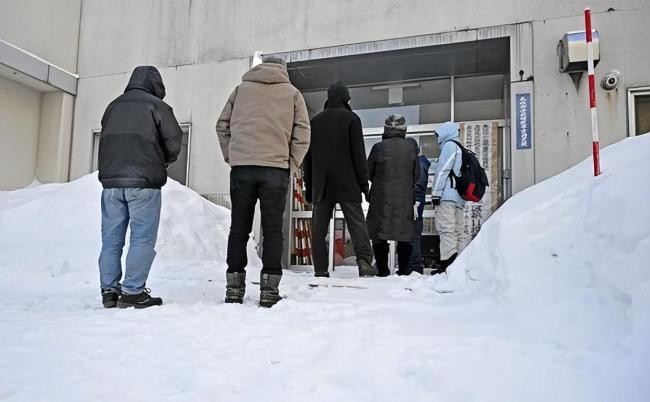 专家：日本和平宪法名存实亡 自民党大胜推动修宪进程
