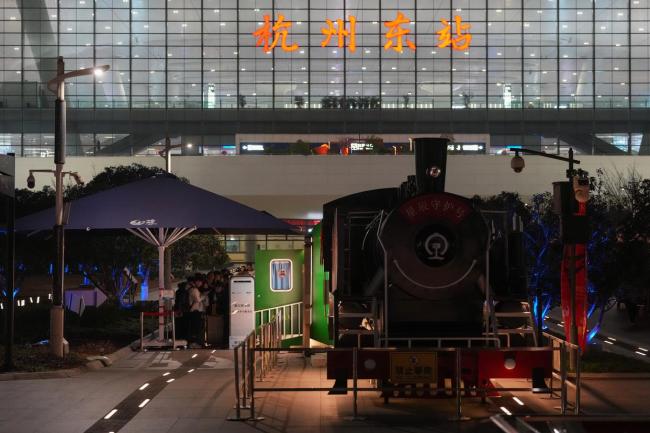 杭州复古绿皮车厢的“星辰守护”