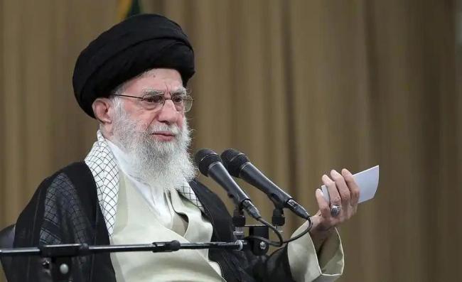 特朗普威胁伊朗：谈不拢就打 谈判底线无法逾越