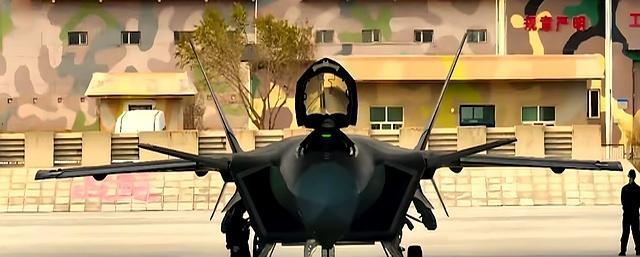 专家:空战规则已被中国改写 歼二十与无人机蜂群引领变革