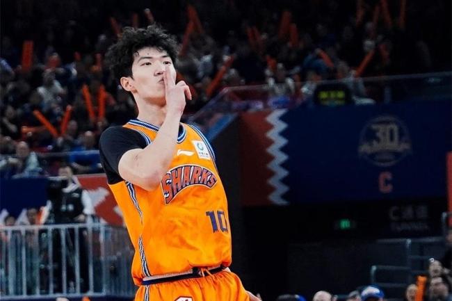 中国男篮21岁1米96控卫蜕变