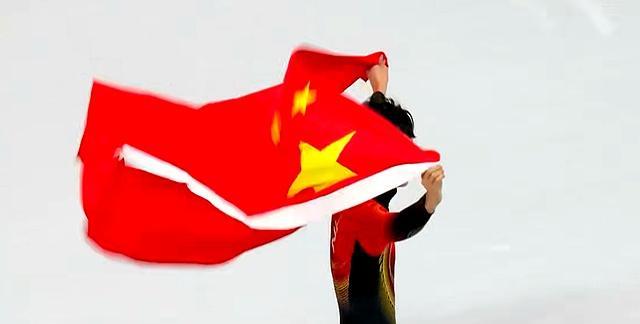 孙龙举起五星红旗 0.028秒的荣耀