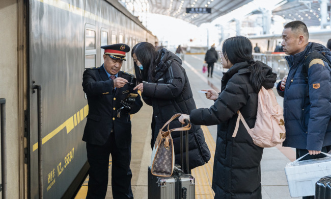 站站停的“慢”火车,串起山里村民的幸福