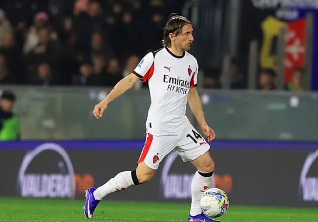 关键时刻“魔笛吹响”！40岁莫德里奇上演绝杀 85分钟仍体力充沛 魔笛成MVP