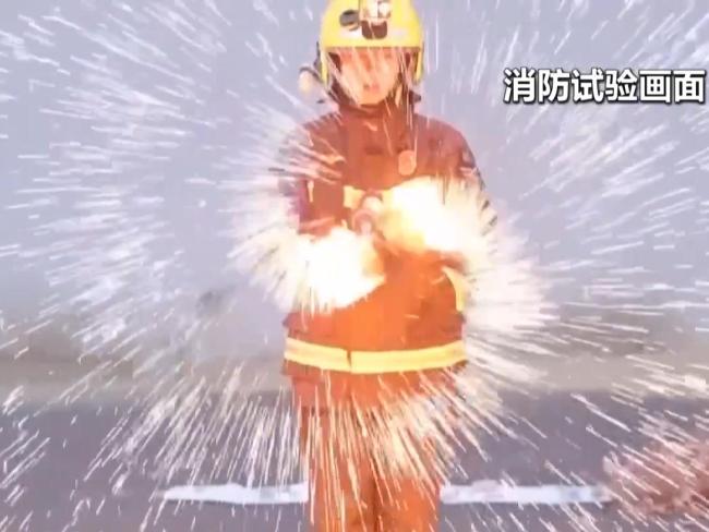 电钻打铁花、野路徒步 警惕网红玩法暗藏安全风险