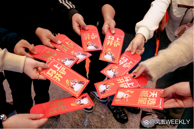 深圳福星站火了 年轻人在这“转运” 赛博转运新风尚