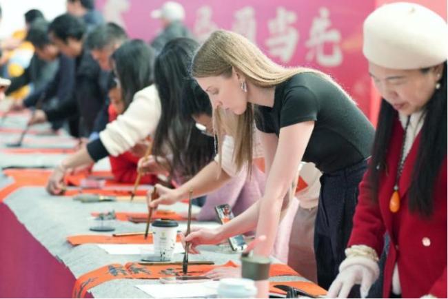 从春联看好意思韵 千年文化之好意思