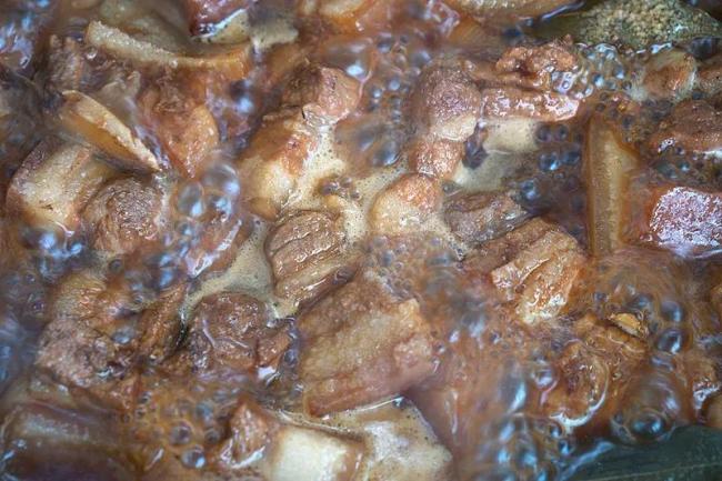 炖肉时的浮沫是营养精华？假的 浮沫处理有讲究