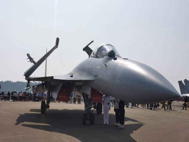 歼15舰载机挂载鹰击-15有多强 显著增强反舰能力