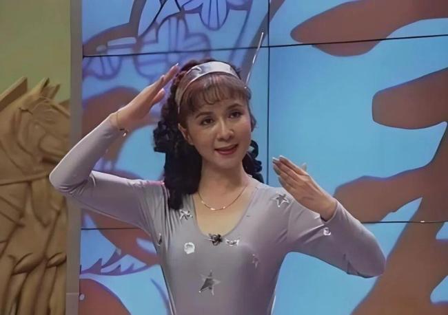 蔡明春晚人民日报撰文