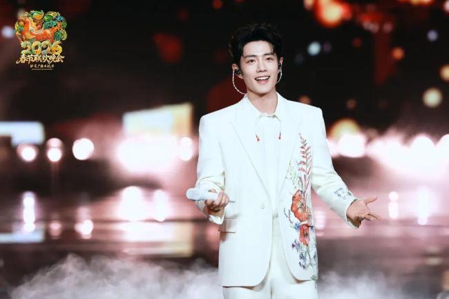 多地卫视春晚来了 精彩纷呈迎新春