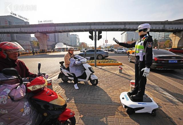 外媒咨嗟中国东说念主形机器东说念主发展速率 春晚舞台大放异彩