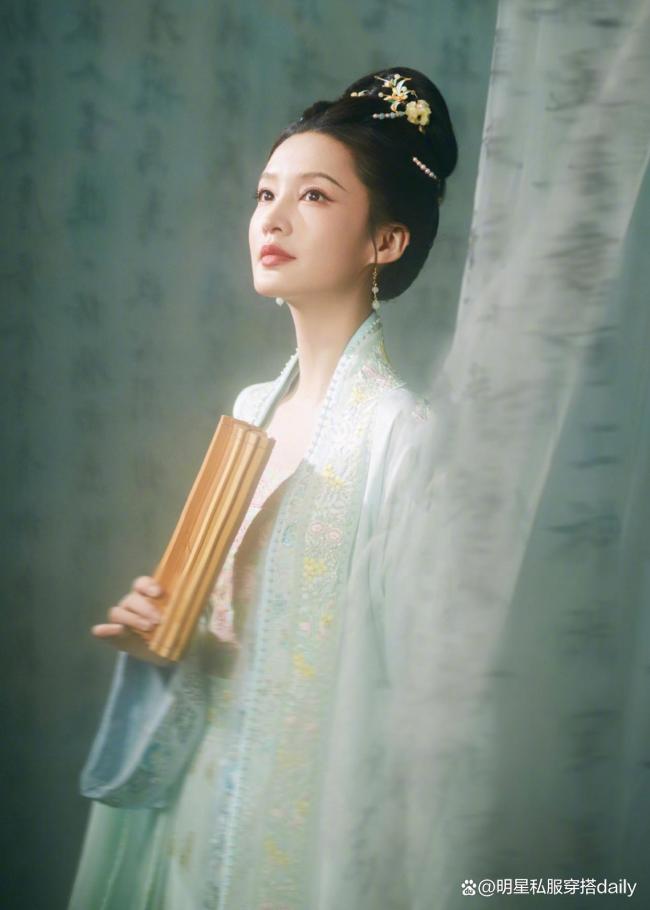 秦岚李沁王楚然美成啥了 古风造型惊艳四射
