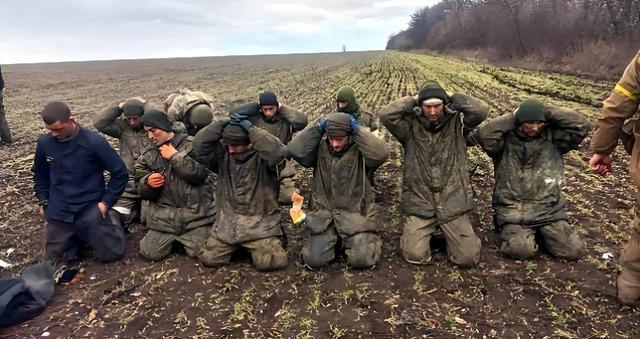 过去一年乌克兰溃败在哪些方面 三重崩溃叠加