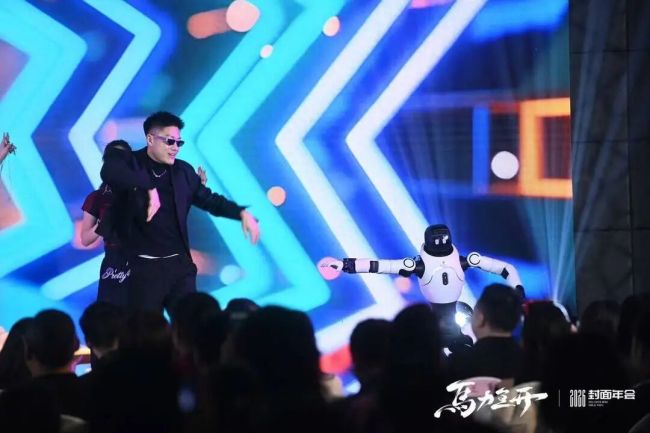 机器人春节很忙租金却惨遭腰斩 市场热度与竞争并存