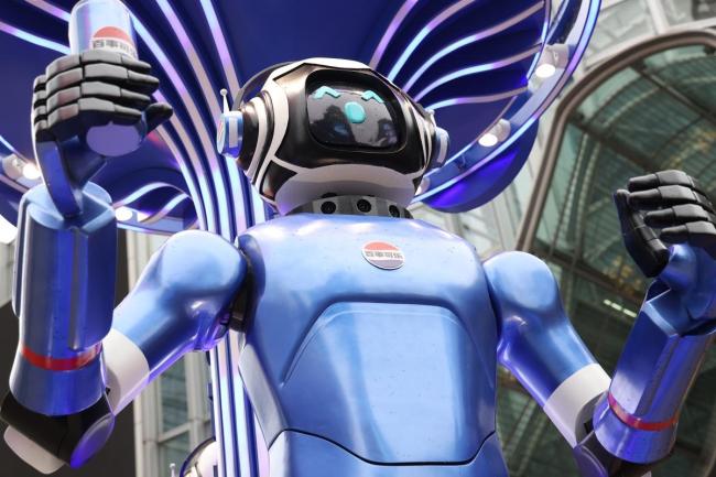 春晚同款机器人穿汉服打太极拜大年 科技与武术的完美融合