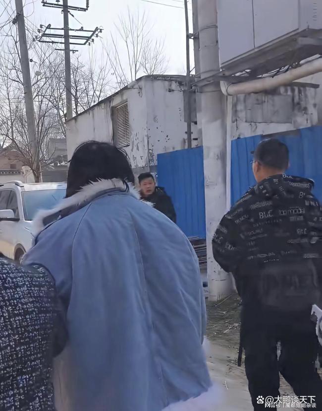 朱之文女儿和新婚丈夫一起回娘家 朴素亲情温暖人心