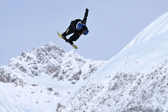 苏翊鸣成中国单板滑雪首位双金王 生日夺金创历史