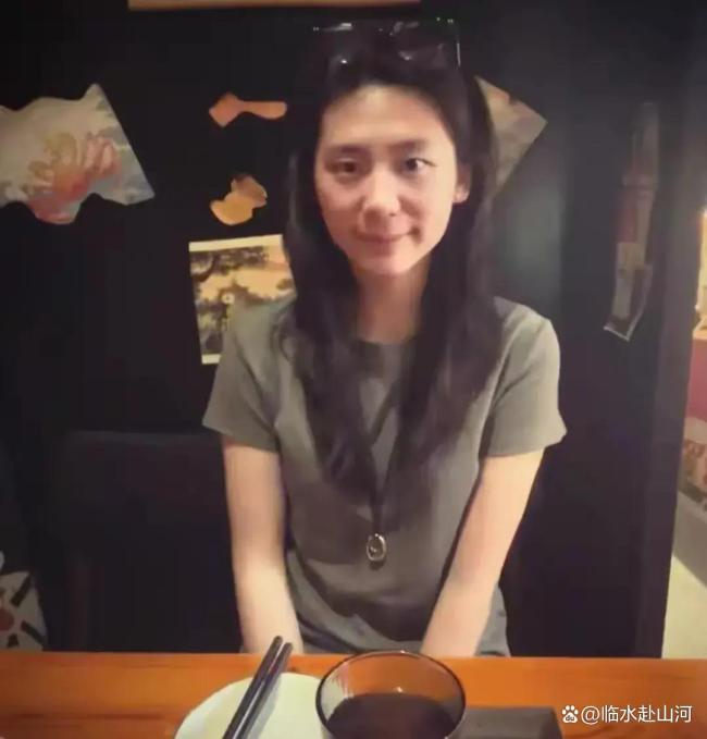 21岁身高1米8 打废2378块球拍 乒坛新星的崛起之路