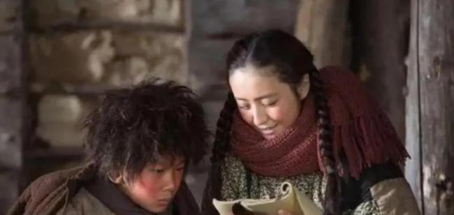 佟丽娅祝贺苏翊鸣夺冠 十二年情谊见证成长