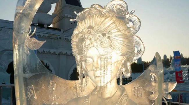 一座冰雕“看哭”好多网友 中式浪漫刻进冰雪中