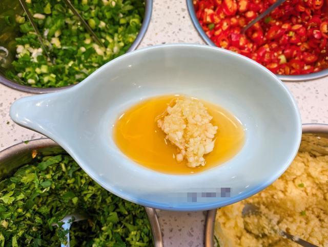 到底那儿的暖锅蘸料最厚味 地域密码解锁好意思味