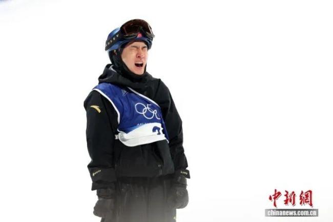 笑着起飞的苏翊鸣 落地后哭了 米兰振翅高飞