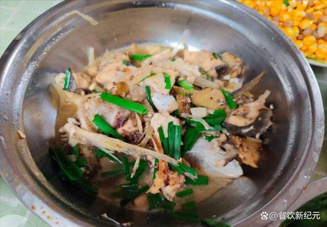 江西一家四口的年夜饭,5个菜成本98块走红,网友:活通透了 简朴而不失温馨