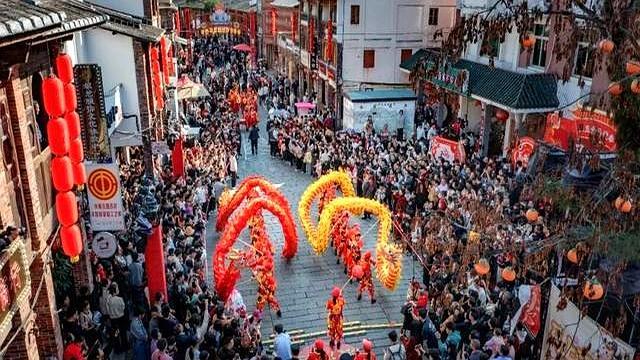福建泉州日均接待游客超200萬人次 古城熱度不減