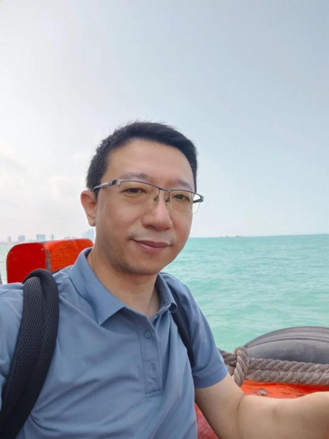 在泰國度假的中國教授救下溺水幼童 善良跨越國界