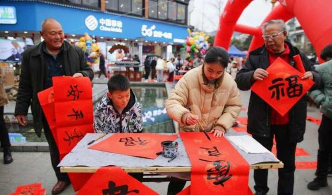 苑舉正回山東老家過年滿滿幸福感 親情與傳統(tǒng)交織的溫暖旅程