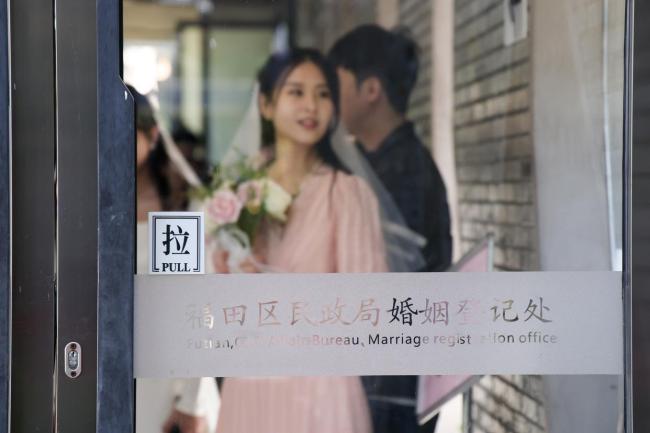 深圳迎来结婚登记高峰