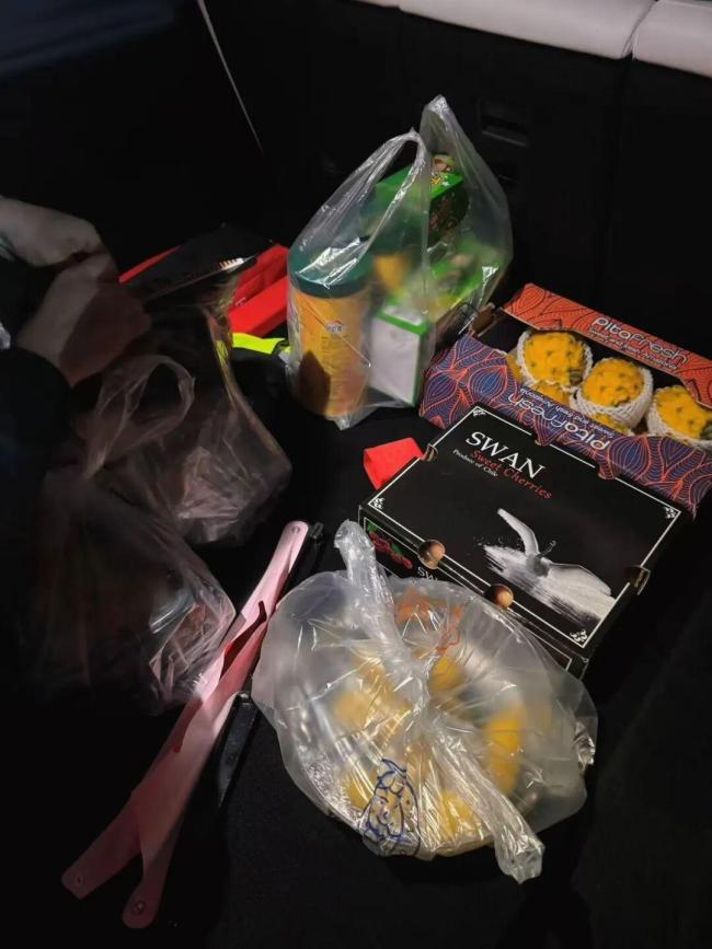 给妈妈的红包被放回 女儿打开后破防 母爱满溢后备箱