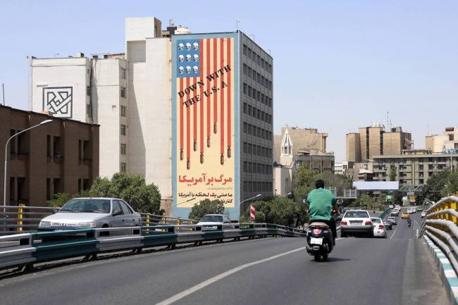 学者：伊朗低估了局势严重性 美军集结加剧紧张态势