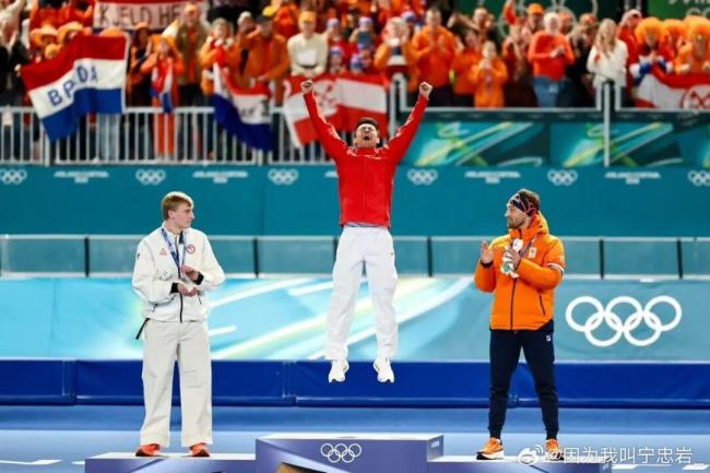 宁忠岩晒三枚奥运奖牌 翻越劲敌夺金