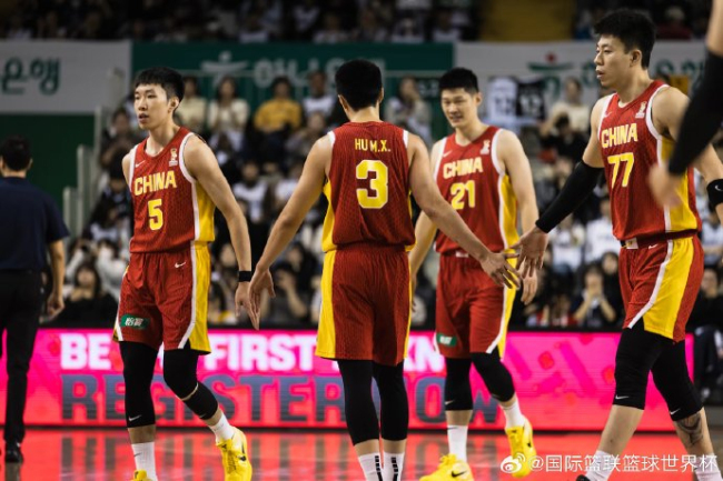 贺希宁王浩然随中国男篮冲刺世预赛 肩负使命关键战役