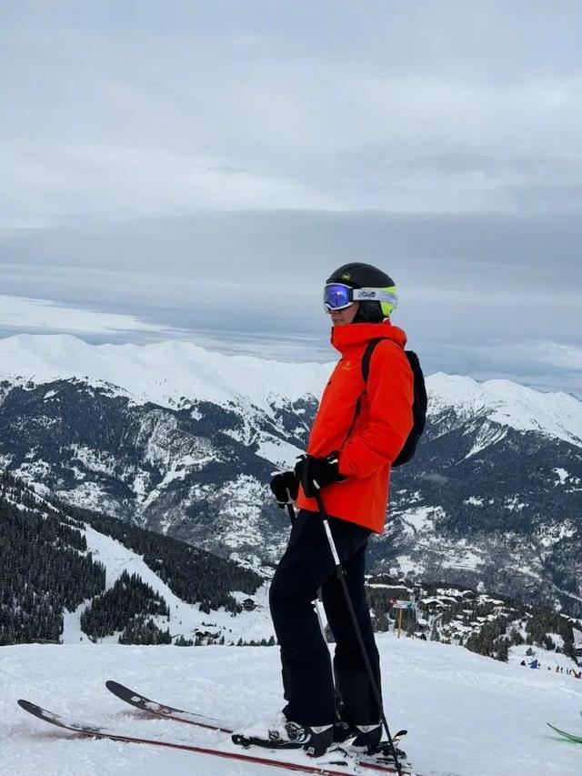 雷军晒滑雪照：假期好好滑了6天雪配资专业网上配资开户，雪季完美收官