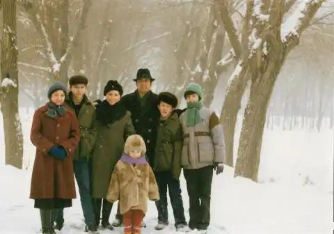 尼格买提晒家宴 8个菜莫得一派绿叶 硬核碳水盛宴