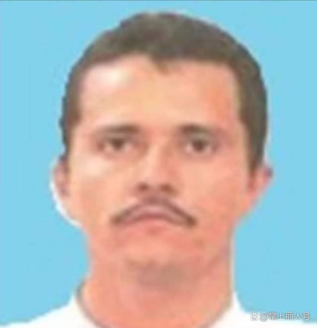 墨西哥毒枭之死引贩毒集团报复