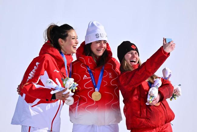 四十六载冰雪路辉映绚丽中国红 再创历史新篇章