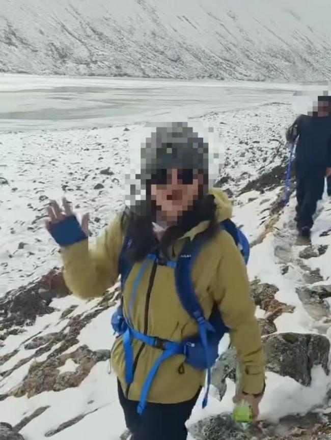 西藏徒步失联女生因自责用微笑回应 冷静自救获救