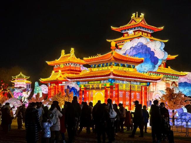 春节消费含“金”十足马力全开 文旅消费热潮涌动