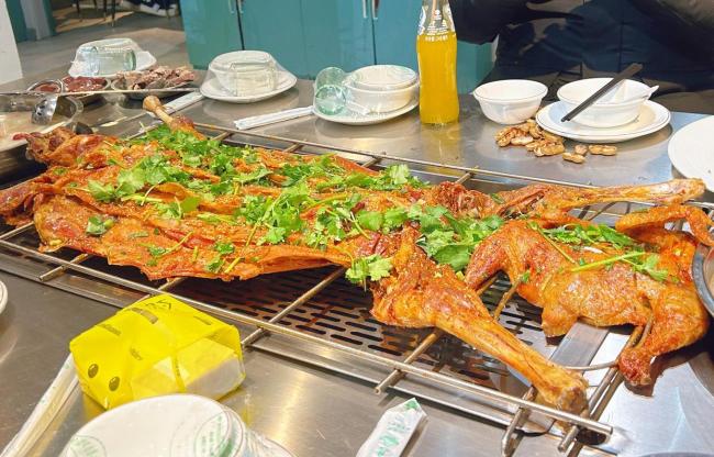 二十多年烤全羊老板谈行业乱象